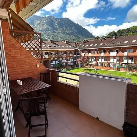 Vivienda Falda Del Monsacro Apartment *